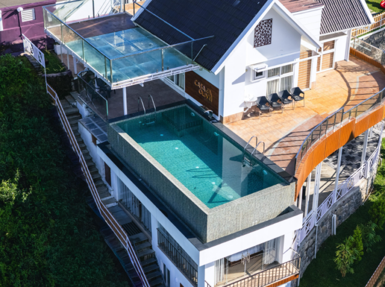 The Casa Glass House