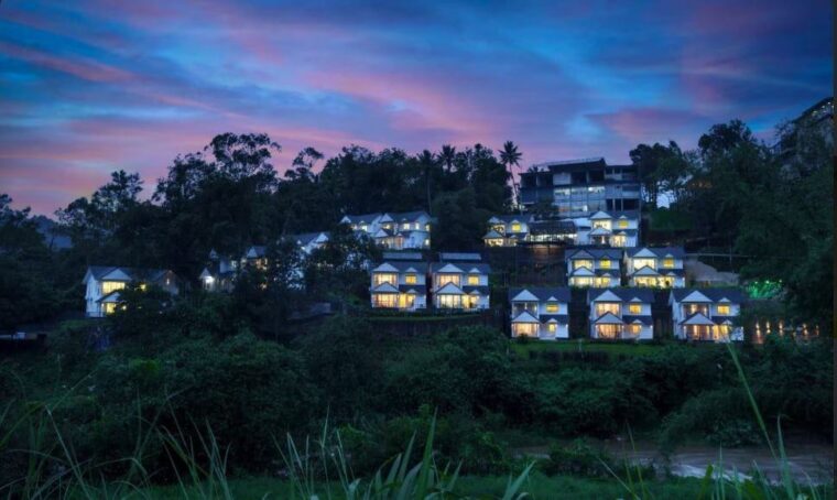 Misty Riverside Luxury Stay — photo 5